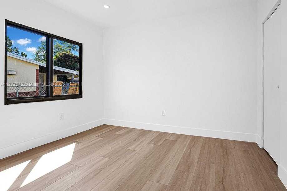 Small Image of 3040 NORTH WEST 13TH AVE, Miami Number 5
