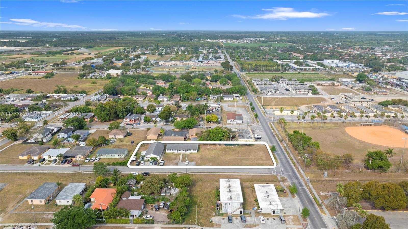 Small Image of 430 SOUTH WEST 10TH AVE #4, Homestead Number 15