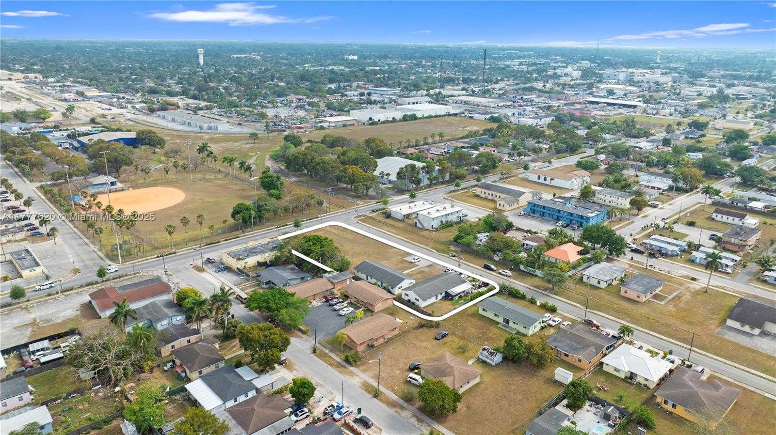 Small Image of 430 SOUTH WEST 10TH AVE #4, Homestead Number 17