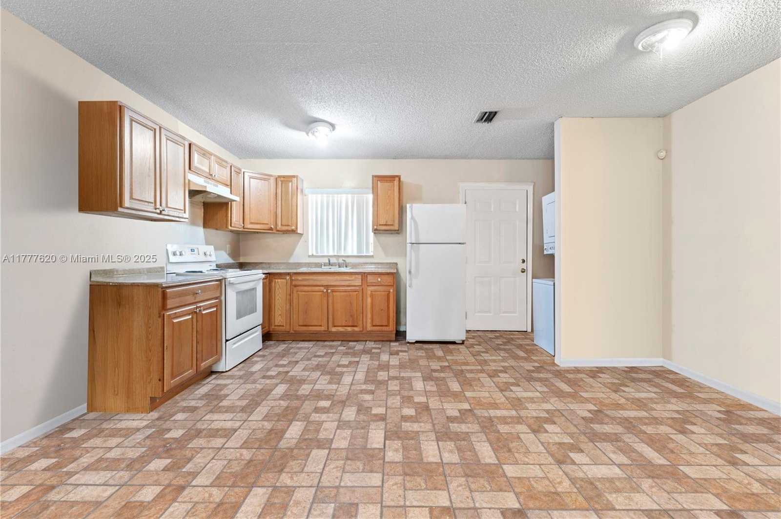 Small Image of 430 SOUTH WEST 10TH AVE #4, Homestead Number 22