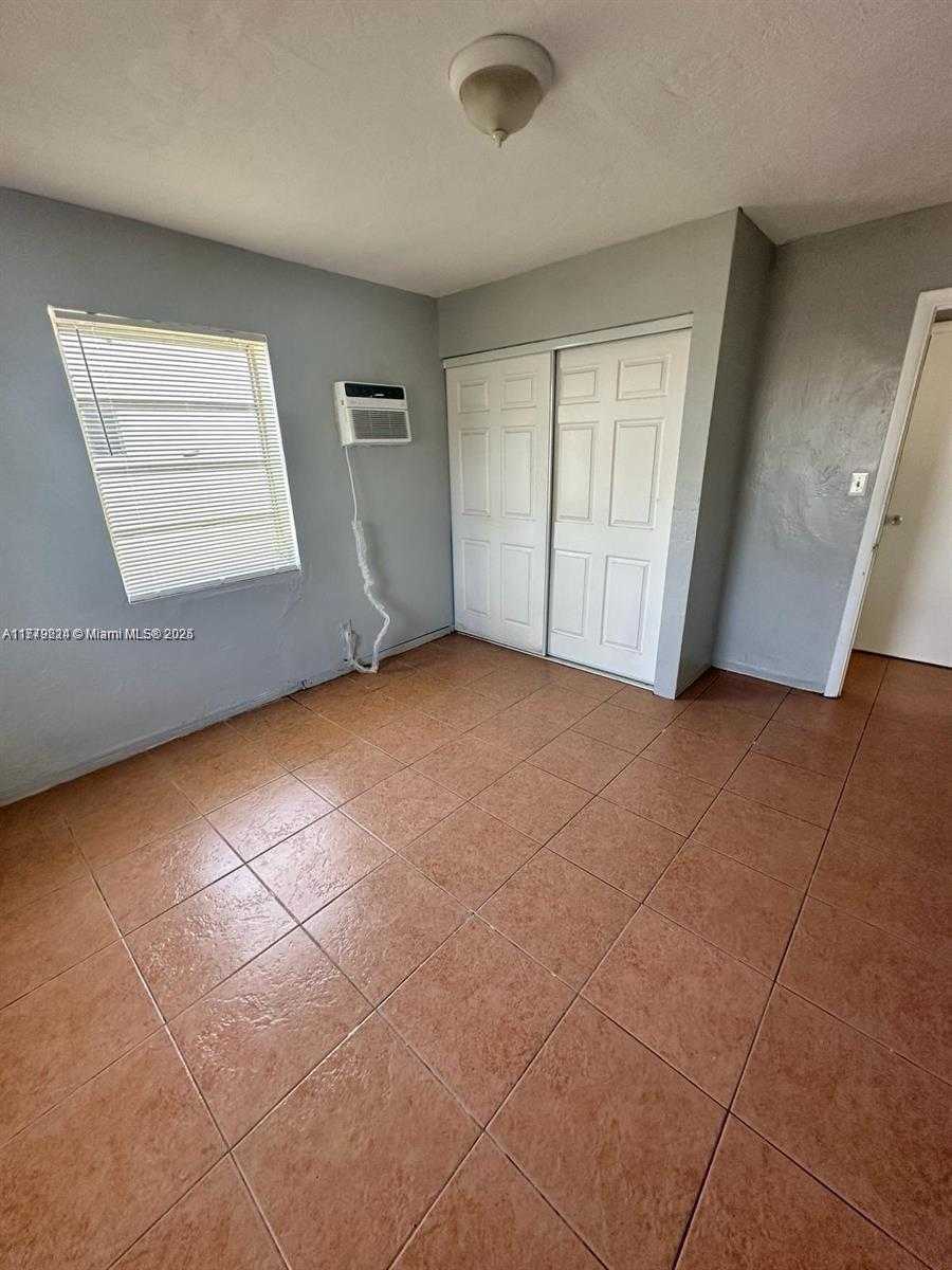 Small Image of 756 NORTH WEST 5TH ST, Hallandale Beach Number 13