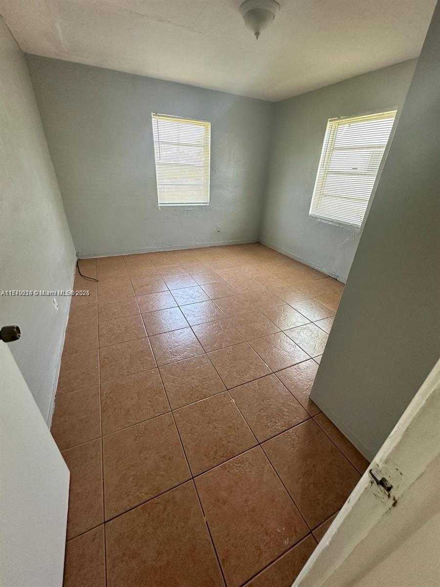 Small Image of 756 NORTH WEST 5TH ST, Hallandale Beach Number 14