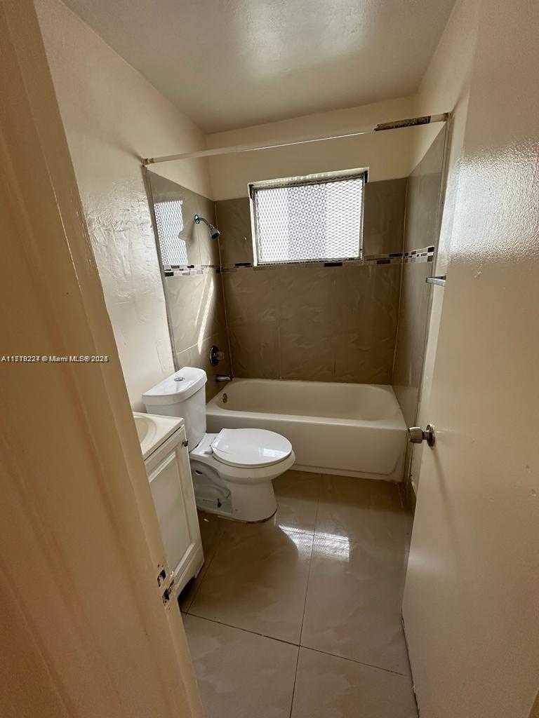 Small Image of 756 NORTH WEST 5TH ST, Hallandale Beach Number 3