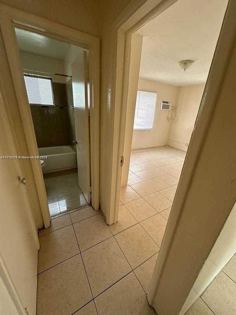 Small Image of 756 NORTH WEST 5TH ST, Hallandale Beach Number 4
