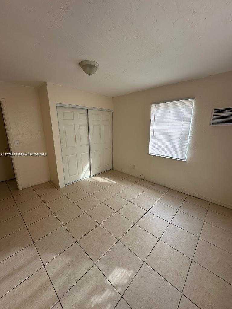 Small Image of 756 NORTH WEST 5TH ST, Hallandale Beach Number 5