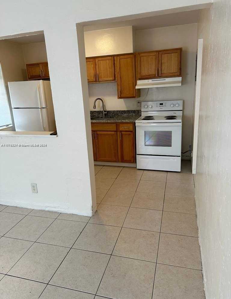 Small Image of 756 NORTH WEST 5TH ST, Hallandale Beach Number 7