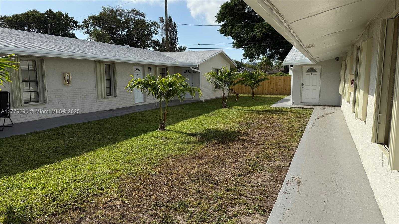 Small Image of 220 NORTH WEST 12TH ST, Pompano Beach Number 14