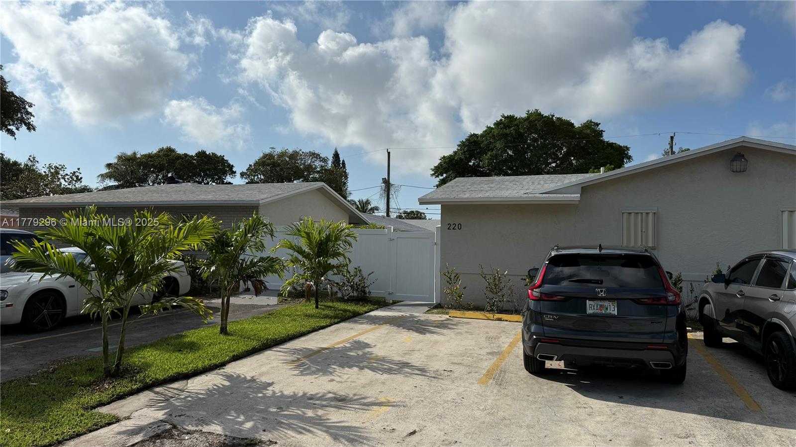 Small Image of 220 NORTH WEST 12TH ST, Pompano Beach Number 5