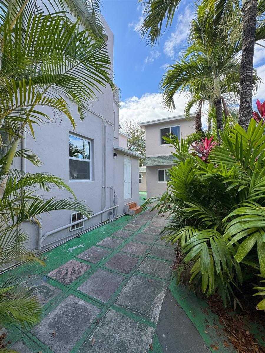 Small Image of 1664 SOUTH WEST 9TH ST, Miami Number 10