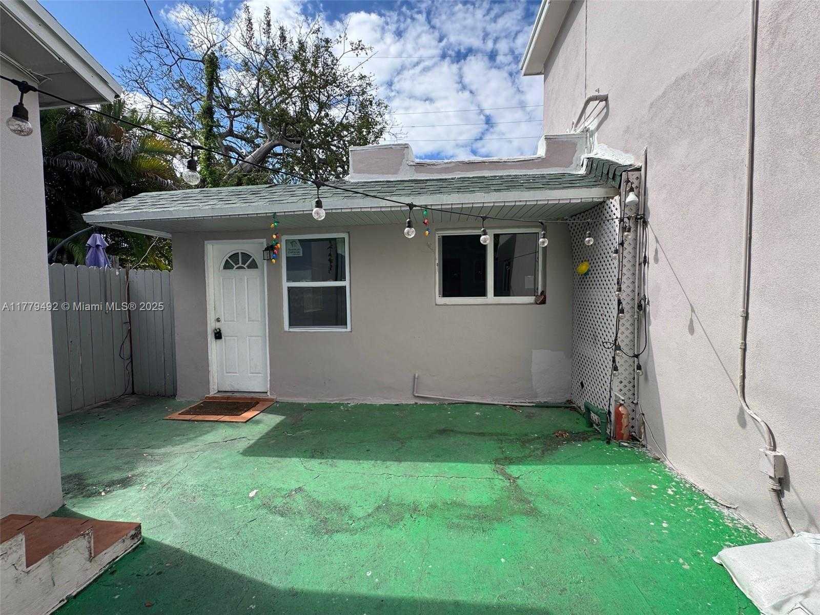 Small Image of 1664 SOUTH WEST 9TH ST, Miami Number 12