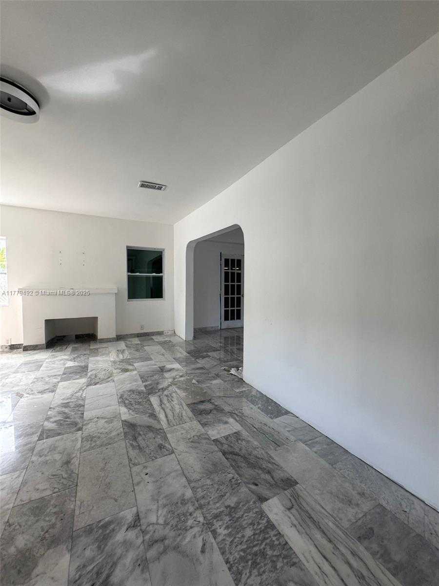 Small Image of 1664 SOUTH WEST 9TH ST, Miami Number 2