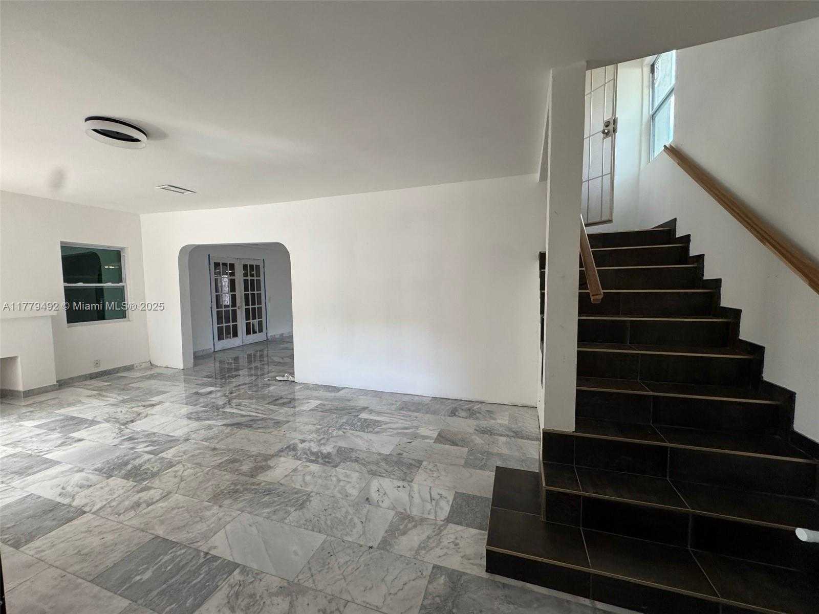 Small Image of 1664 SOUTH WEST 9TH ST, Miami Number 3