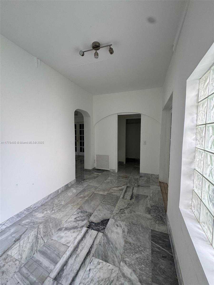 Small Image of 1664 SOUTH WEST 9TH ST, Miami Number 5