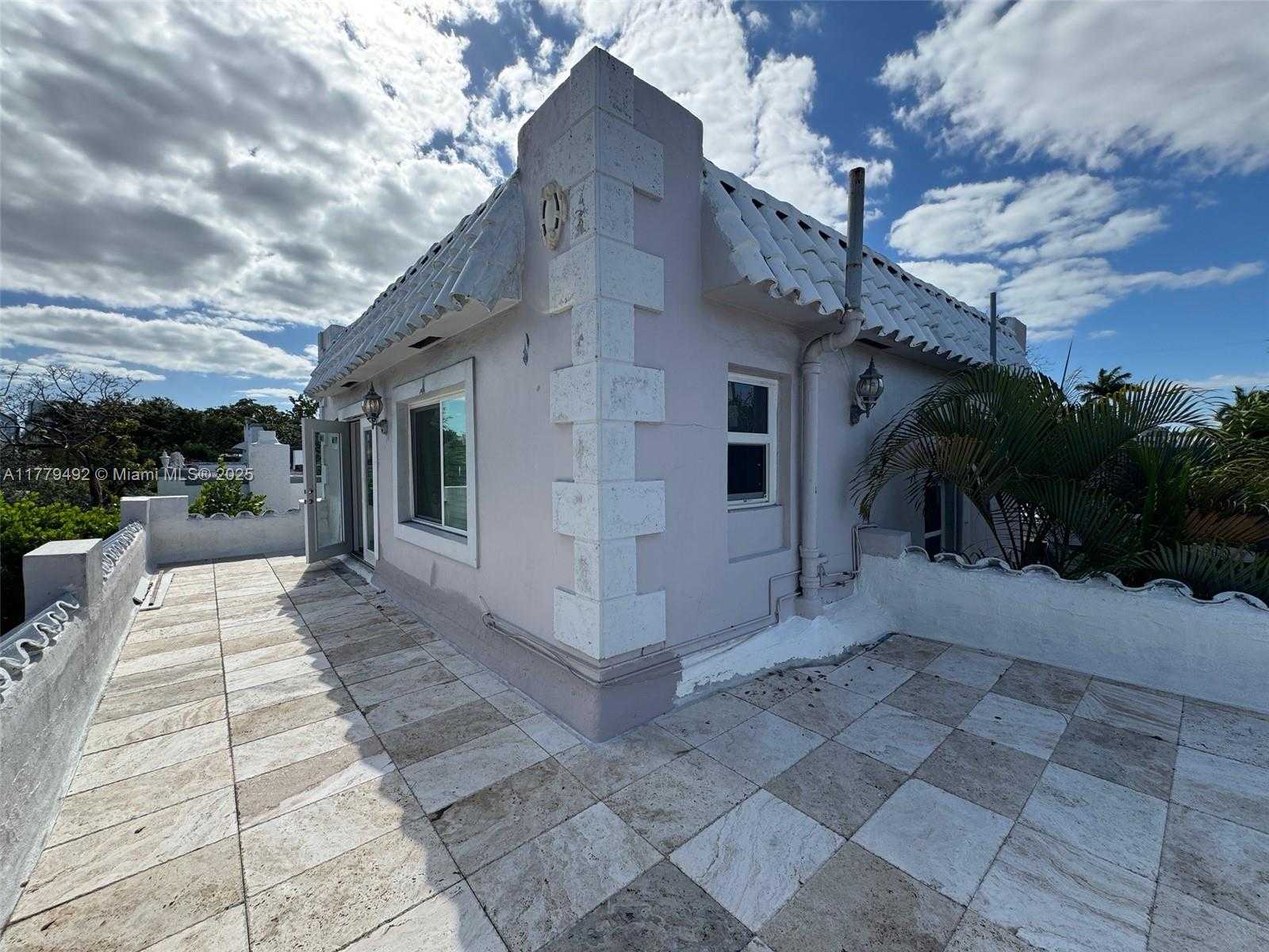 Small Image of 1664 SOUTH WEST 9TH ST, Miami Number 8