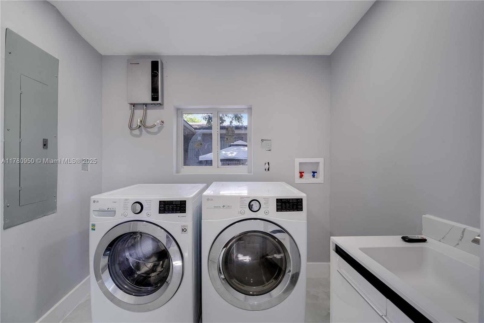 Small Image of 1114 SOUTH WEST 13TH CT, Miami Number 14