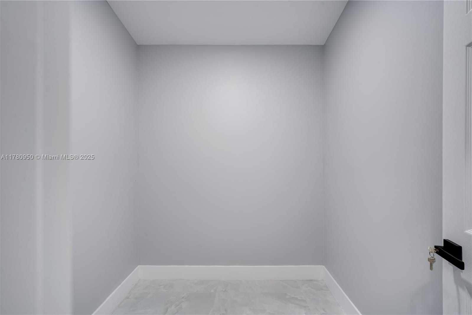 Small Image of 1114 SOUTH WEST 13TH CT, Miami Number 21