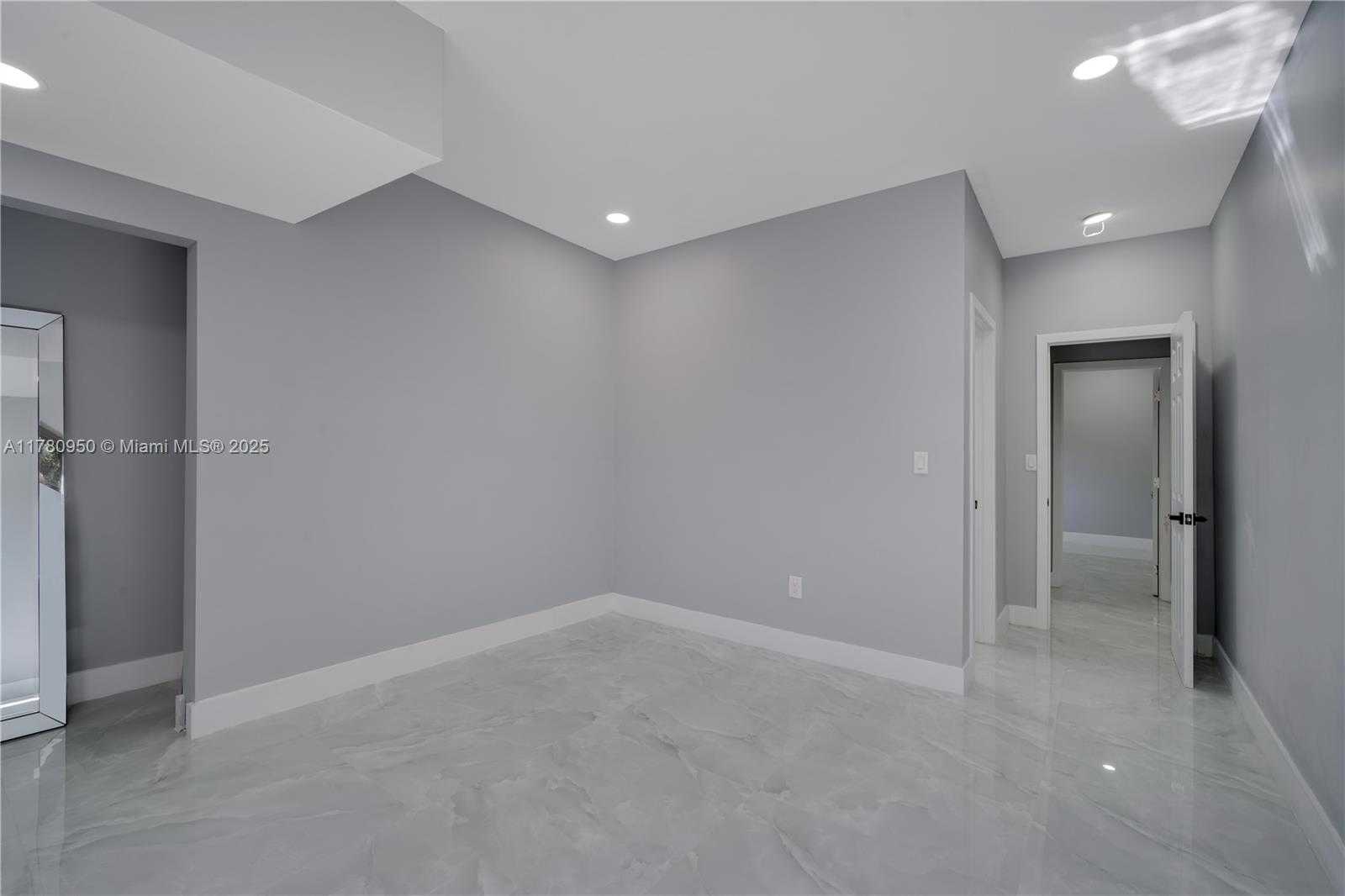 Small Image of 1114 SOUTH WEST 13TH CT, Miami Number 22