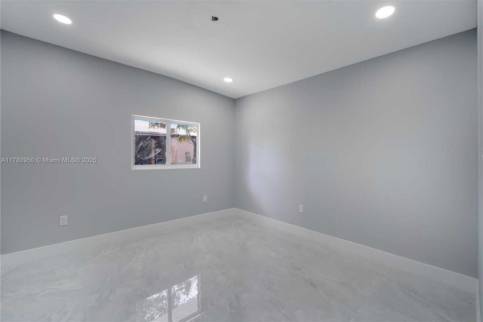 Small Image of 1114 SOUTH WEST 13TH CT, Miami Number 24