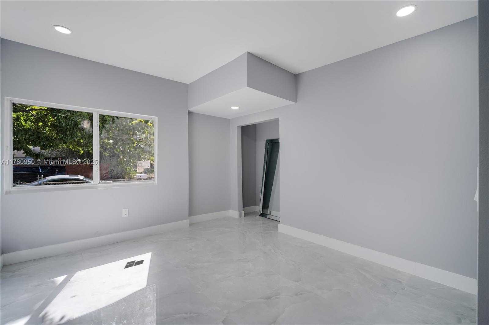 Small Image of 1114 SOUTH WEST 13TH CT, Miami Number 25