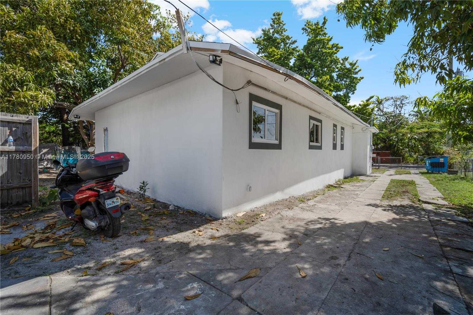 Small Image of 1114 SOUTH WEST 13TH CT, Miami Number 26