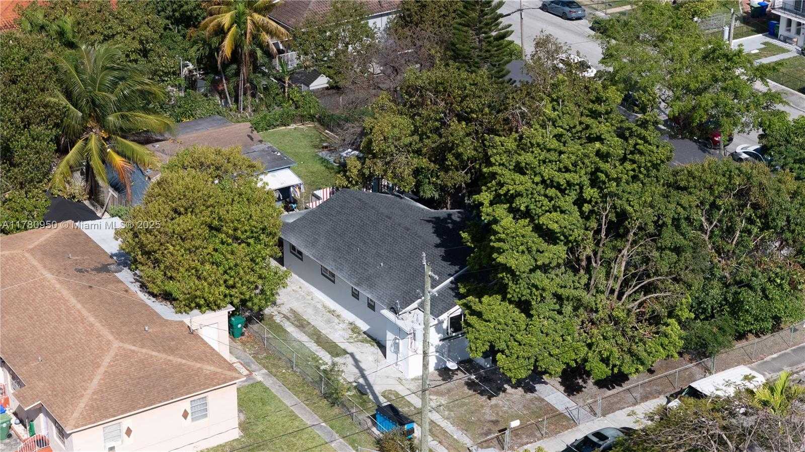 Small Image of 1114 SOUTH WEST 13TH CT, Miami Number 27