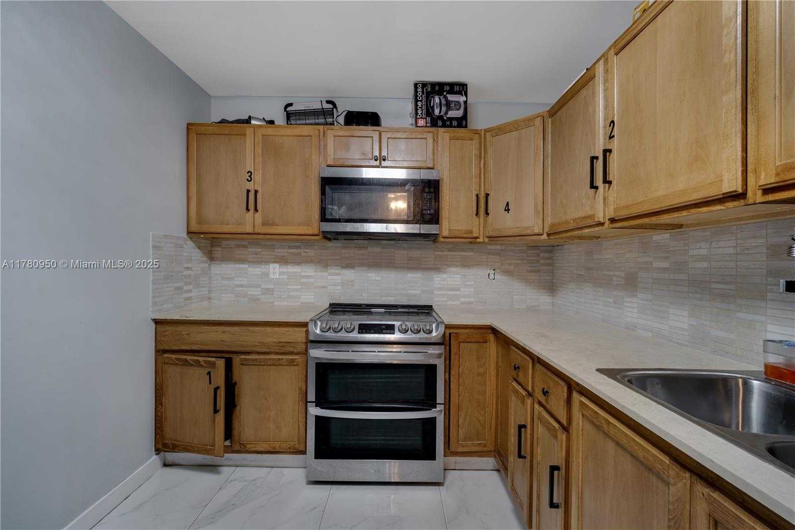 Small Image of 1114 SOUTH WEST 13TH CT, Miami Number 33