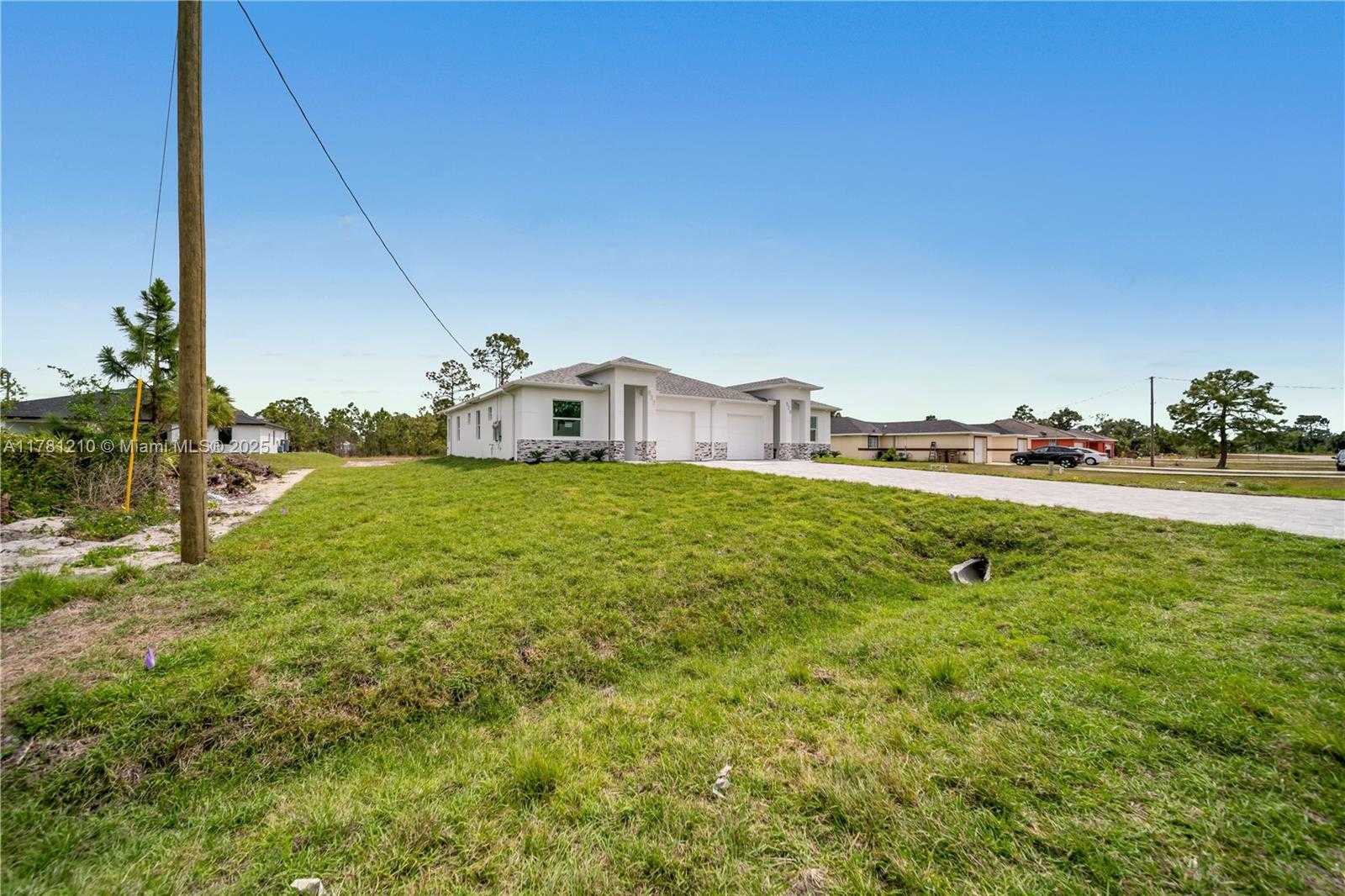 Small Image of 1153 COUNTESS AVE, Lehigh Acres Number 3