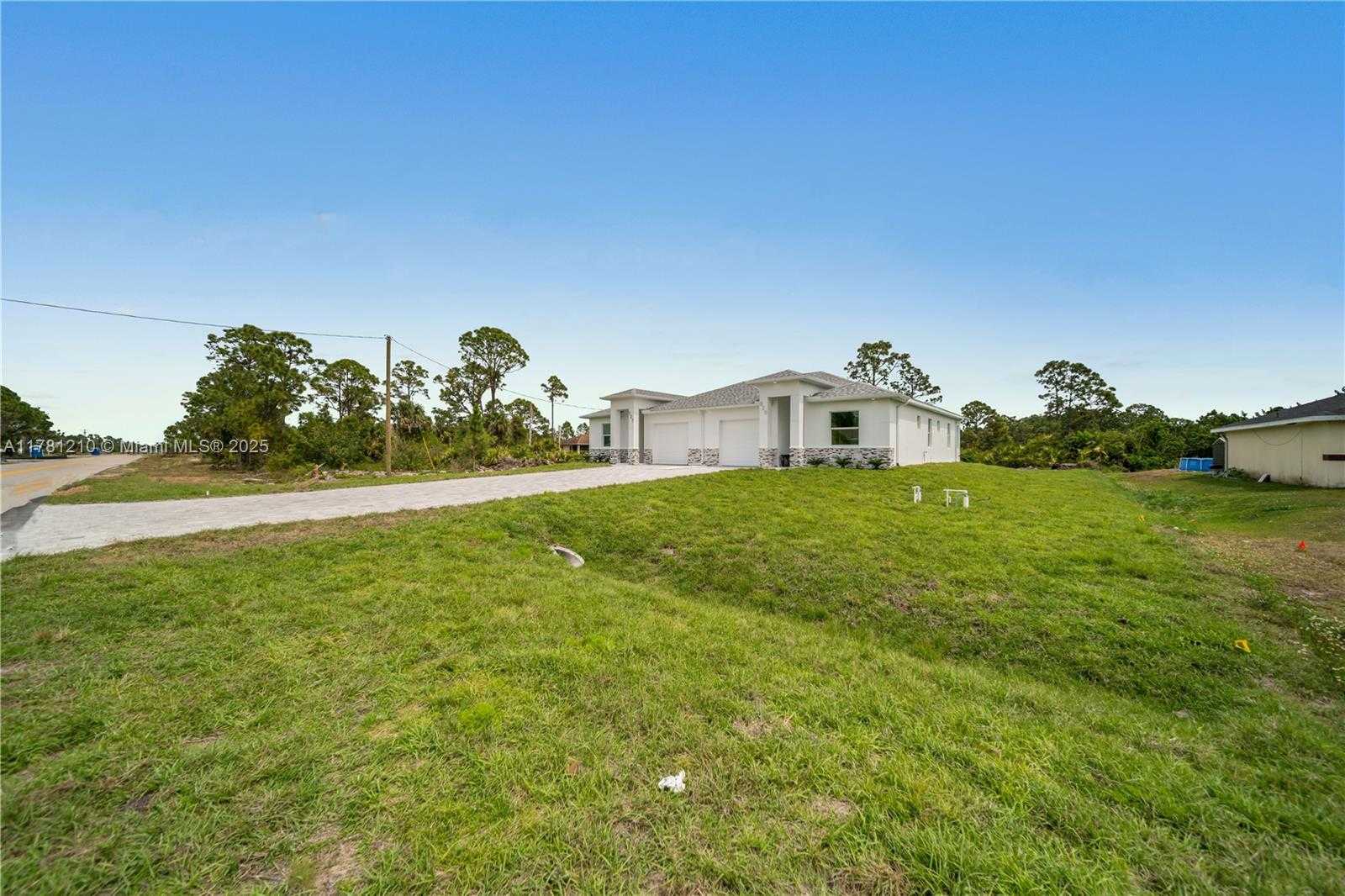Small Image of 1153 COUNTESS AVE, Lehigh Acres Number 6