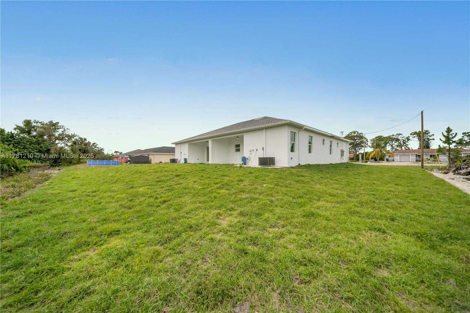 Small Image of 1153 COUNTESS AVE, Lehigh Acres Number 7