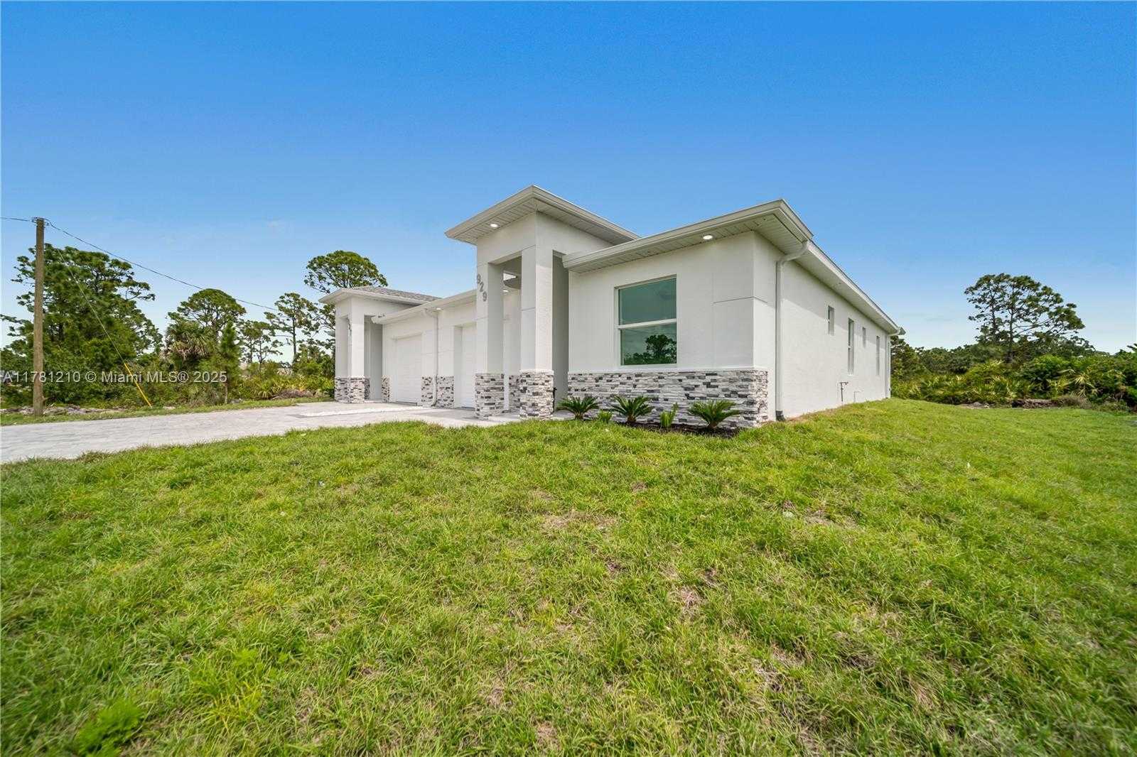 Small Image of 1153 COUNTESS AVE, Lehigh Acres Number 8