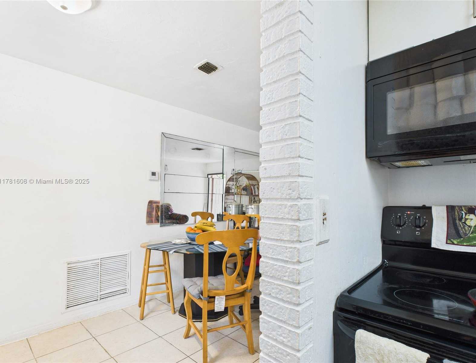 Small Image of 1901 SOUTH WEST 11TH ST, Fort Lauderdale Number 12