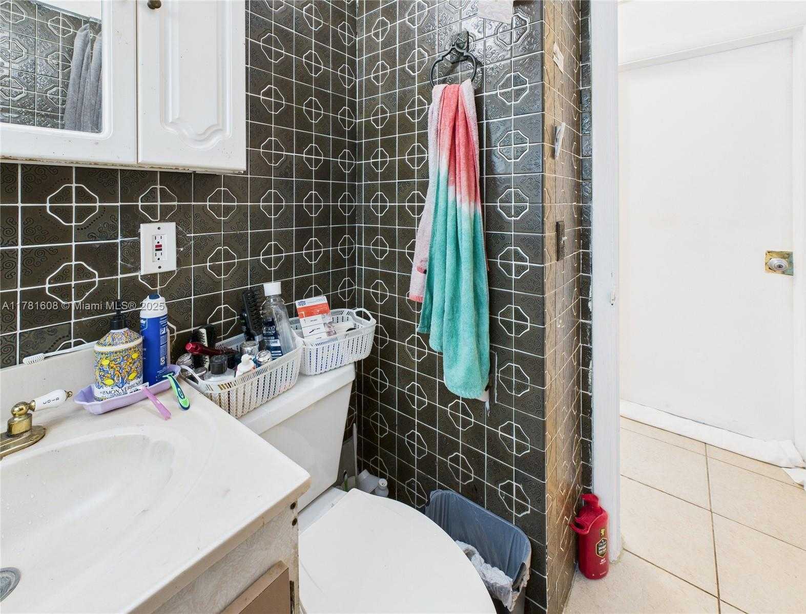 Small Image of 1901 SOUTH WEST 11TH ST, Fort Lauderdale Number 16