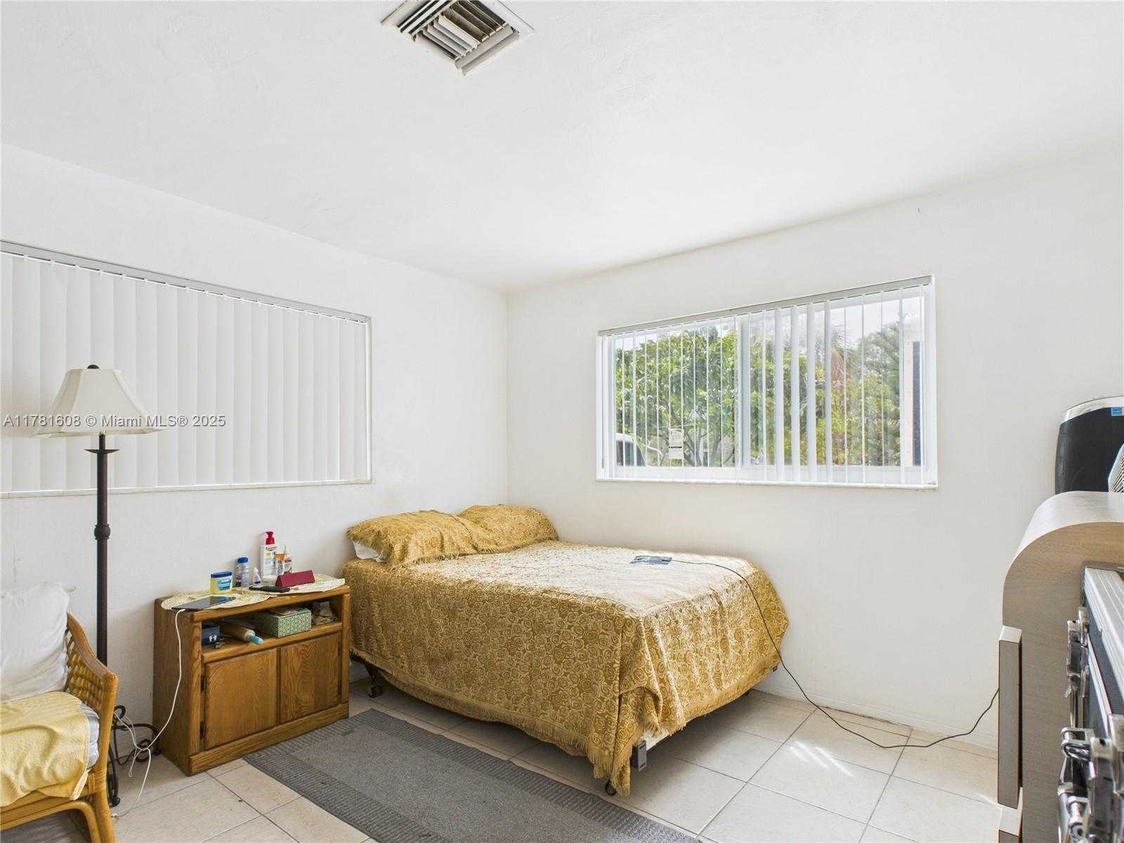 Small Image of 1901 SOUTH WEST 11TH ST, Fort Lauderdale Number 19