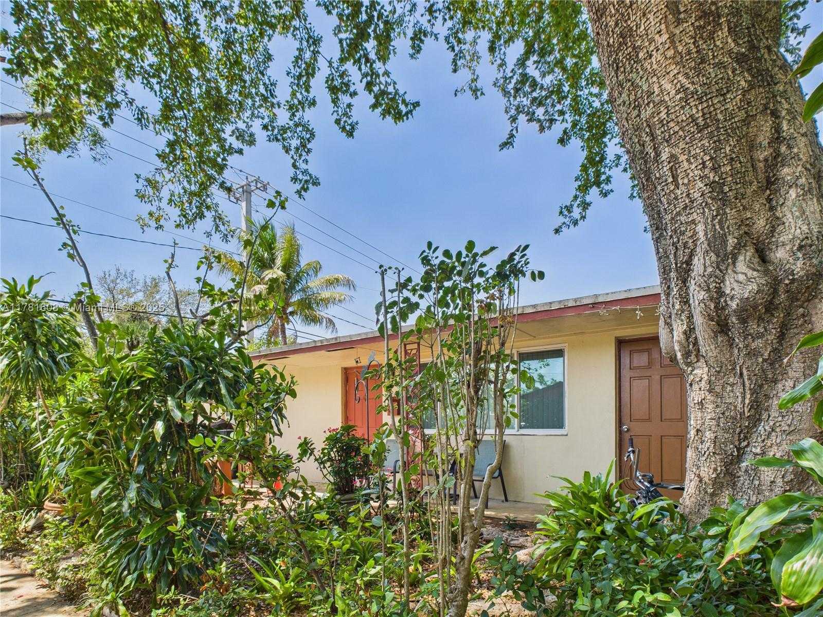 Small Image of 1901 SOUTH WEST 11TH ST, Fort Lauderdale Number 2