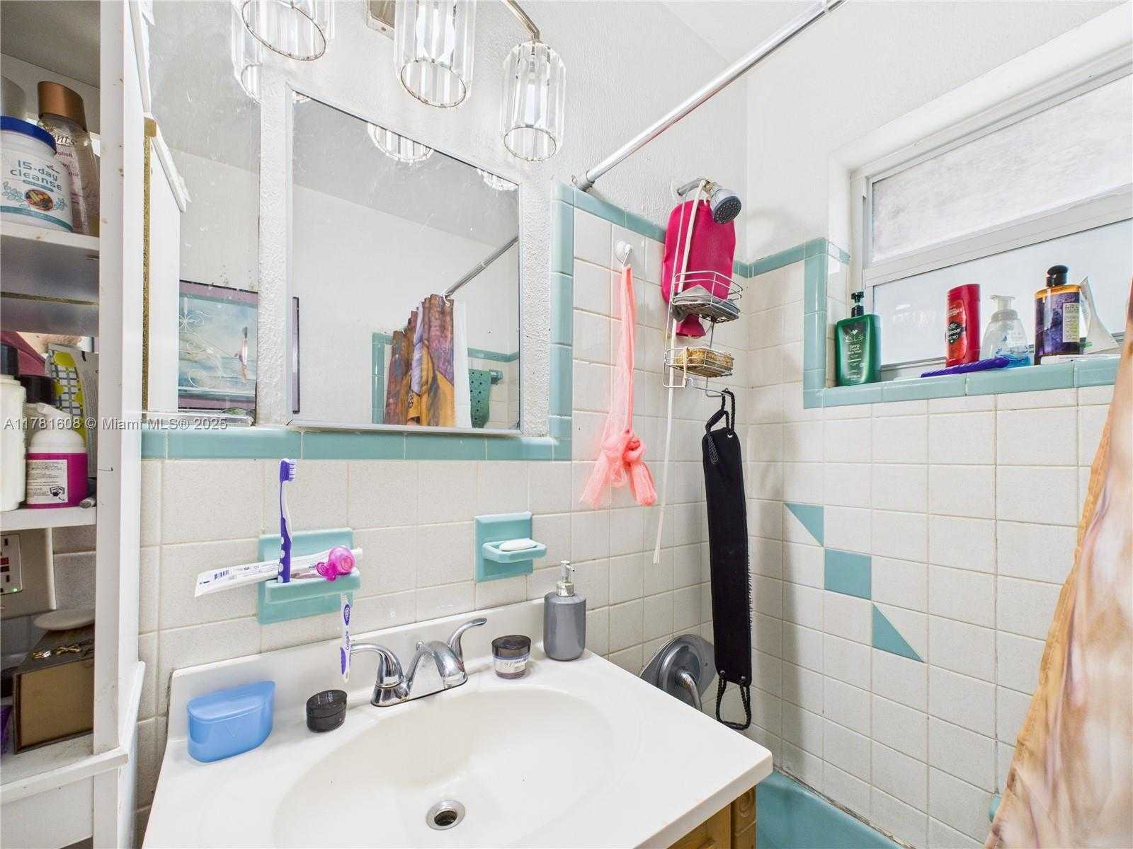 Small Image of 1901 SOUTH WEST 11TH ST, Fort Lauderdale Number 37