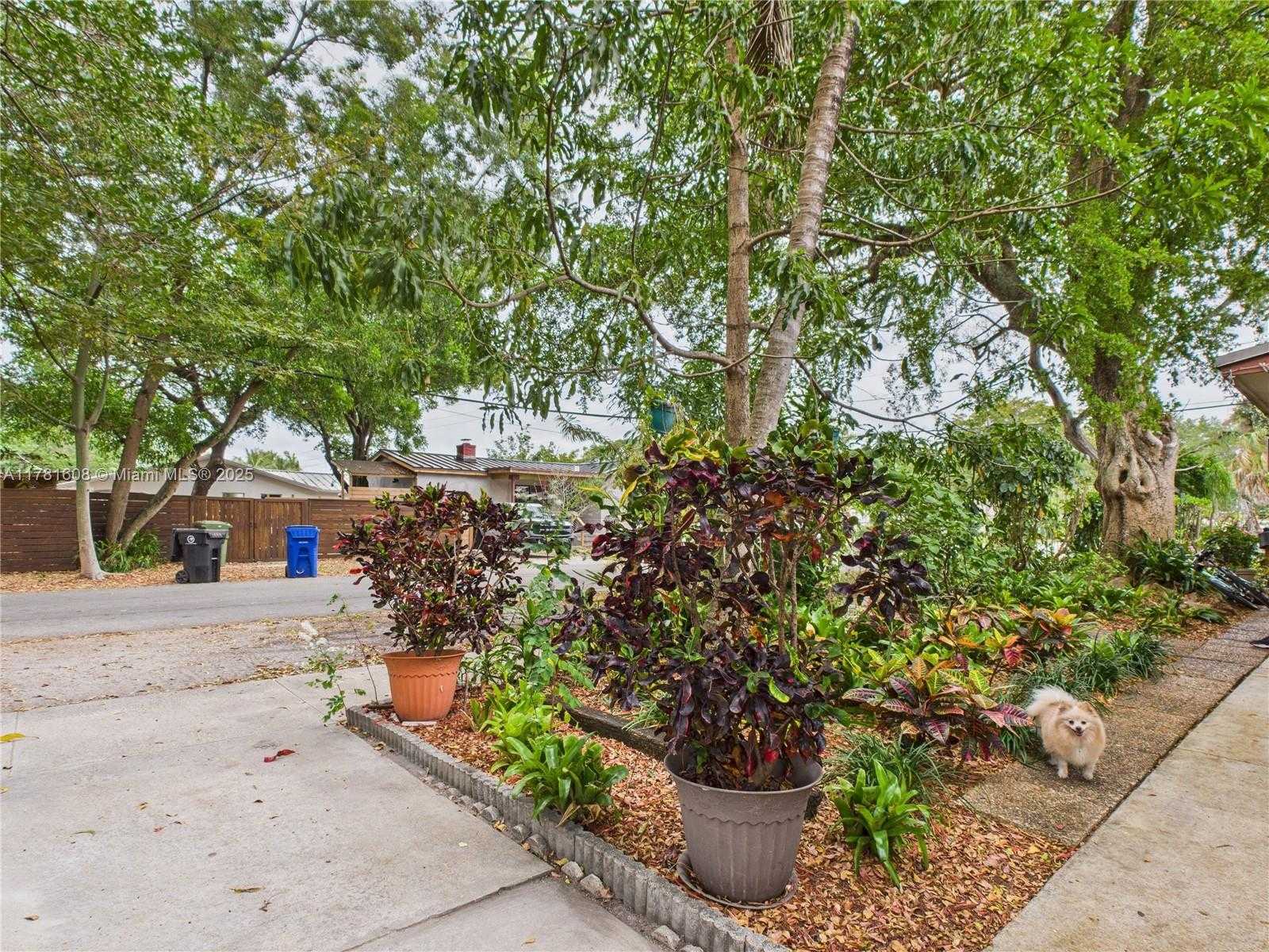 Small Image of 1901 SOUTH WEST 11TH ST, Fort Lauderdale Number 4
