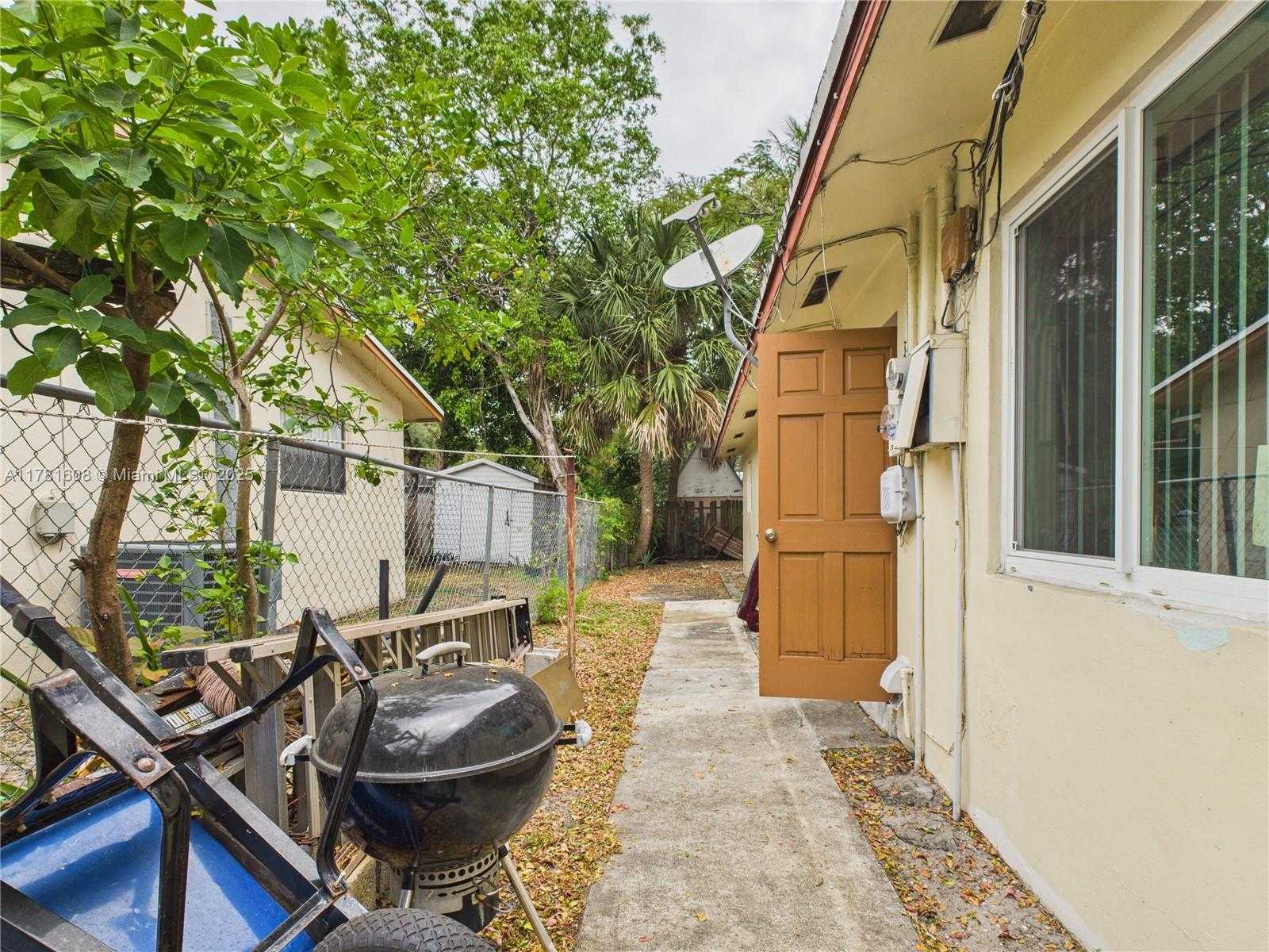 Small Image of 1901 SOUTH WEST 11TH ST, Fort Lauderdale Number 44