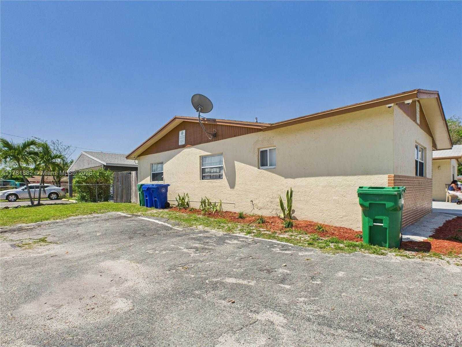 Small Image of 3000 NORTH WEST 13TH ST, Fort Lauderdale Number 2