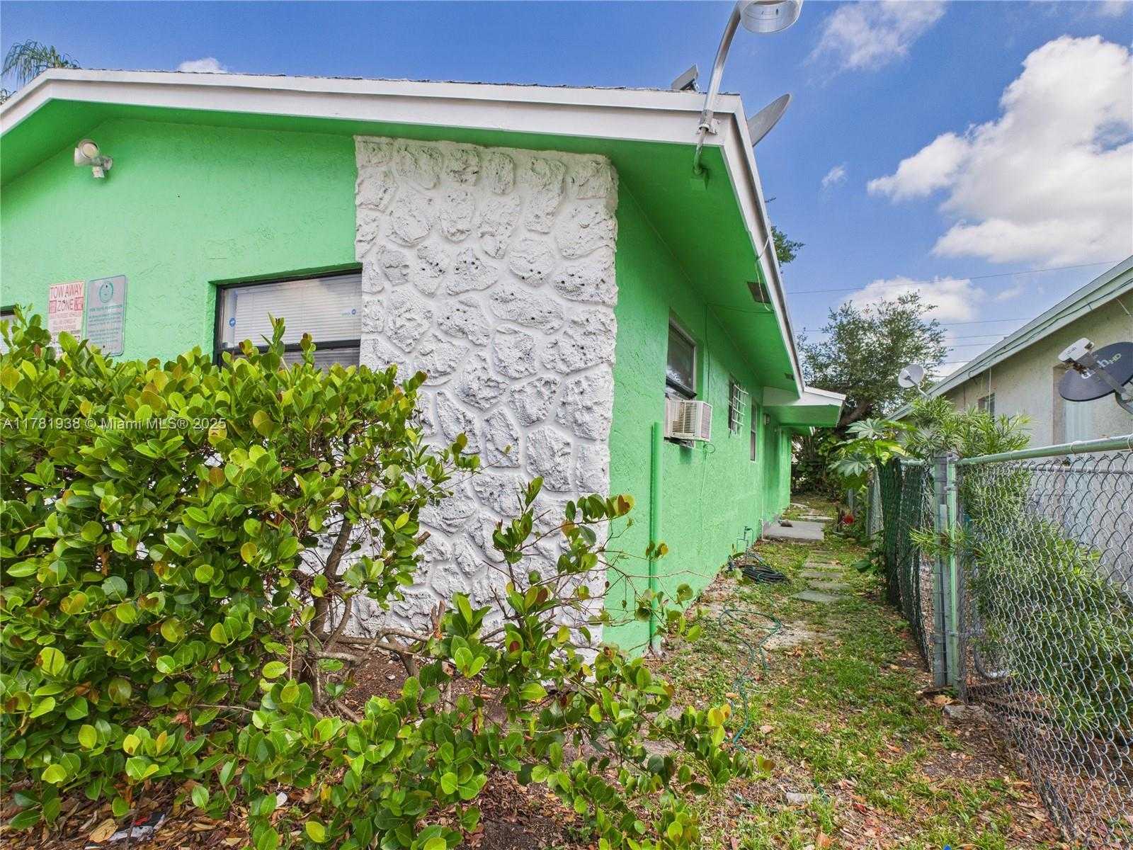 Small Image of 2707 NORTH WEST 13TH ST, Fort Lauderdale Number 5