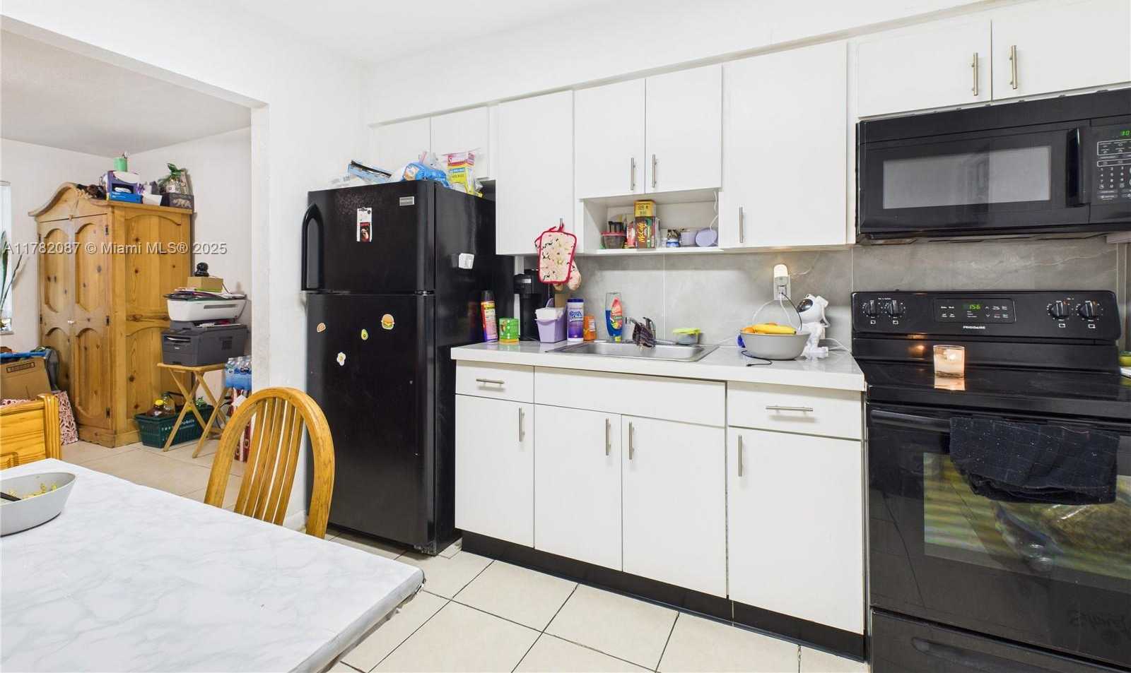 Small Image of 1713 SOUTH WEST 11TH CT, Fort Lauderdale Number 13