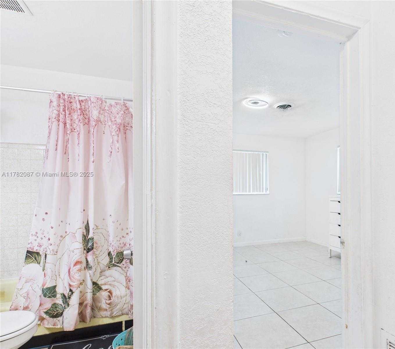 Small Image of 1713 SOUTH WEST 11TH CT, Fort Lauderdale Number 19