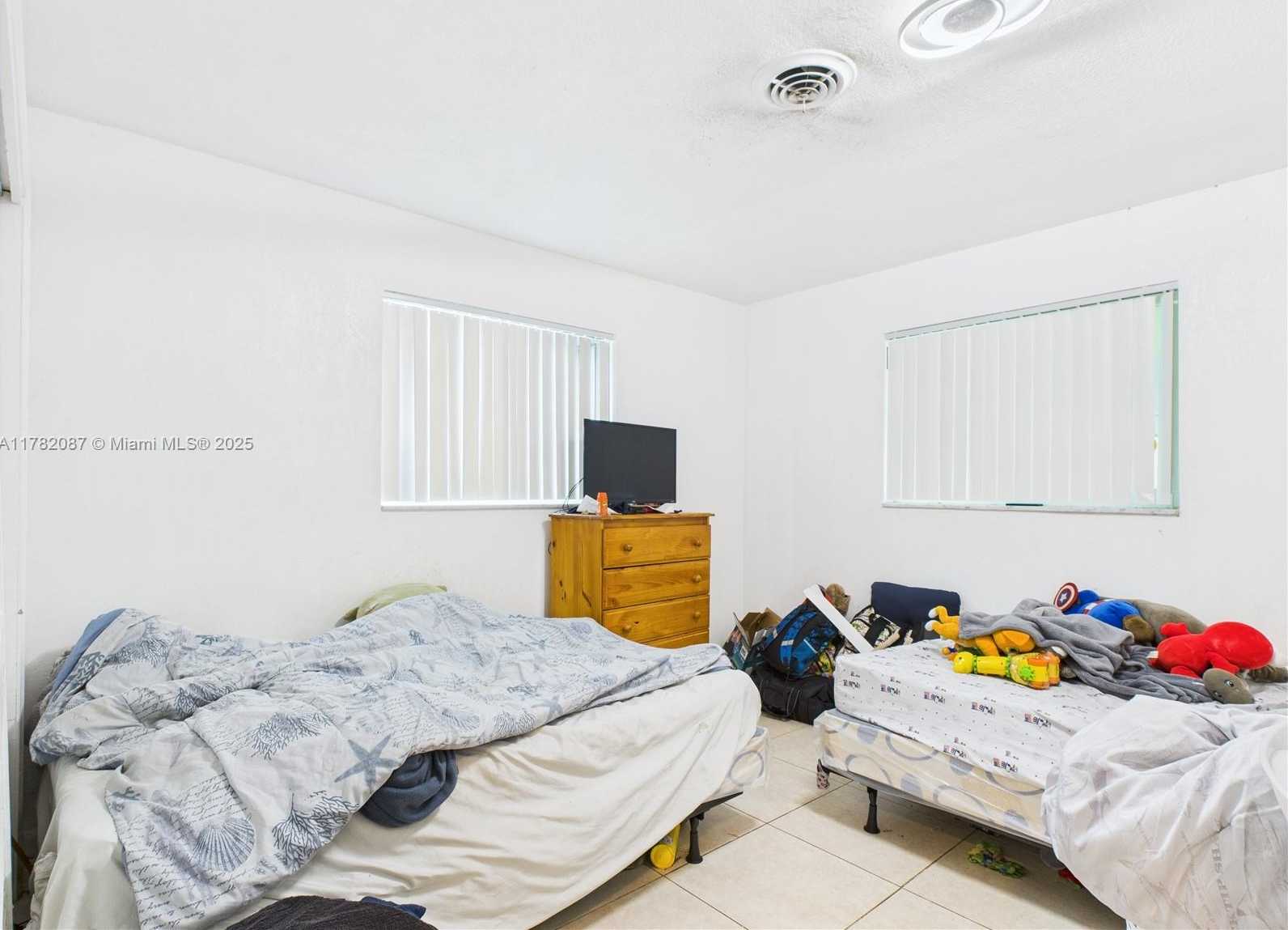 Small Image of 1713 SOUTH WEST 11TH CT, Fort Lauderdale Number 23