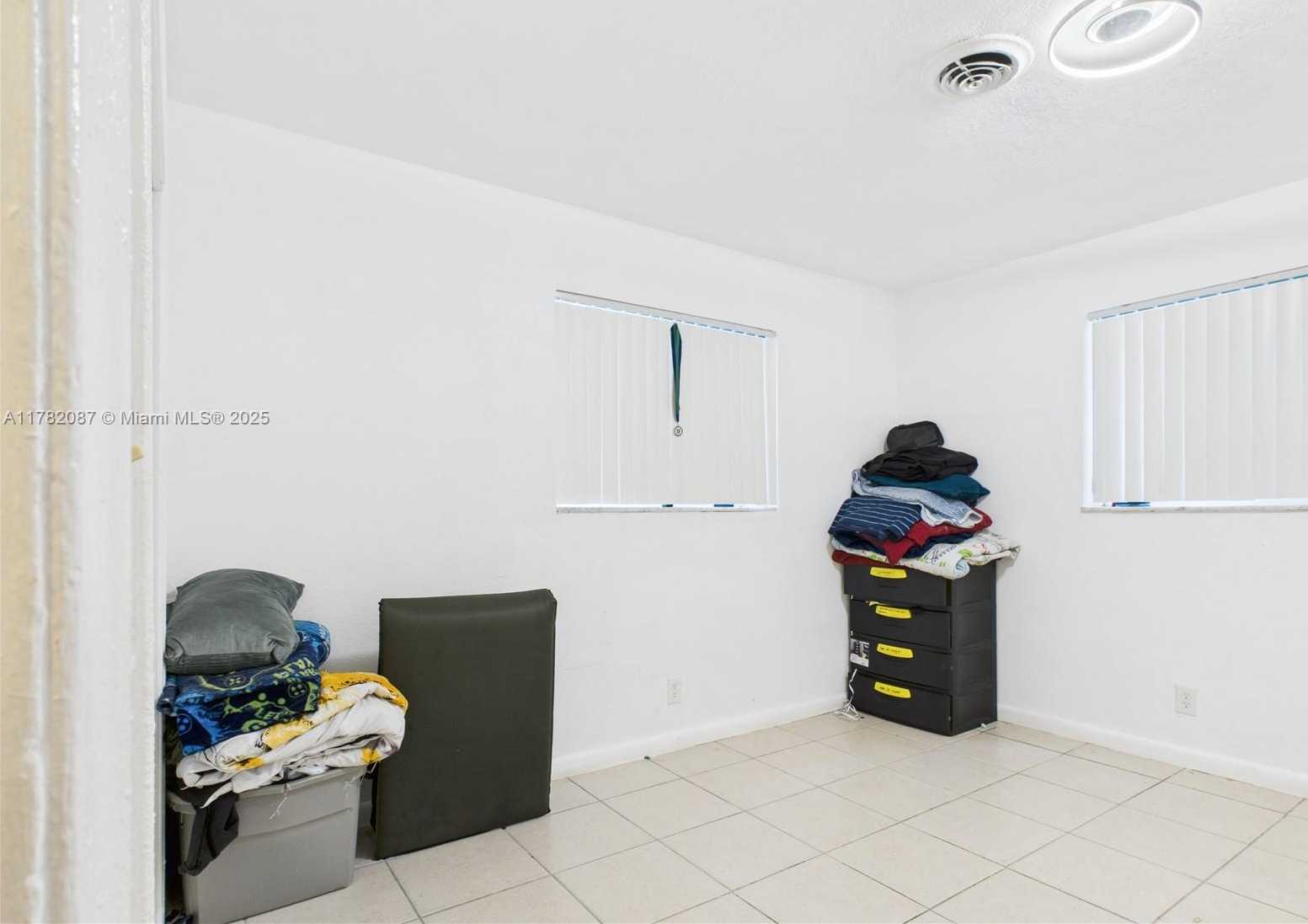 Small Image of 1713 SOUTH WEST 11TH CT, Fort Lauderdale Number 33