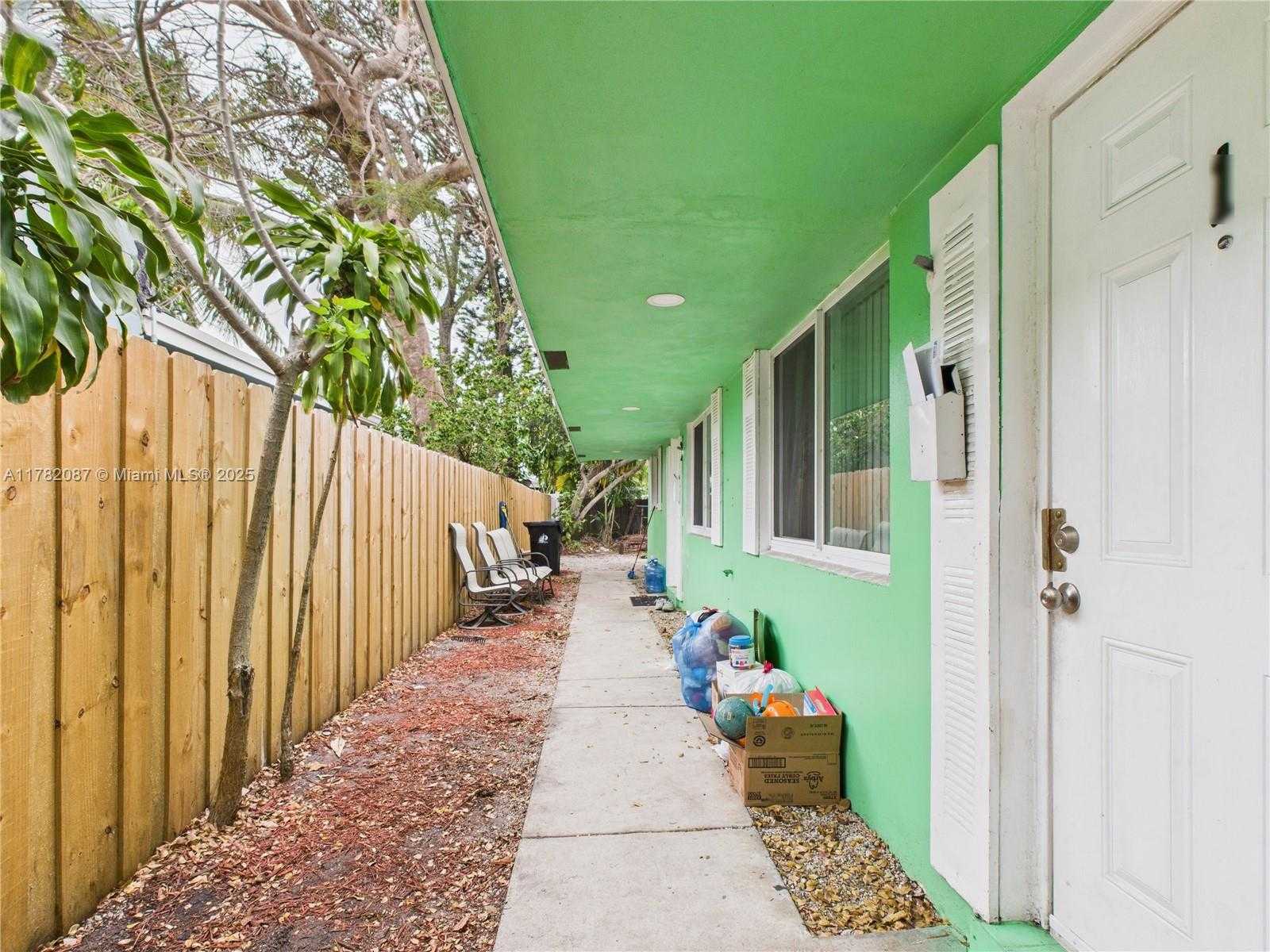 Small Image of 1713 SOUTH WEST 11TH CT, Fort Lauderdale Number 5