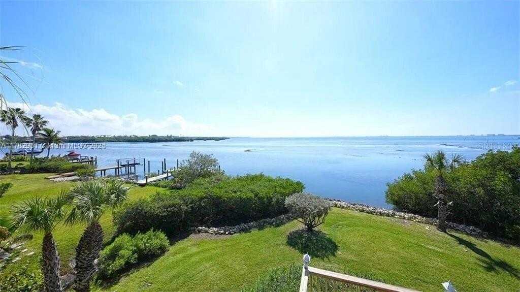 Small Image of 2424 BAY DRIVE #8, Other City - In The State Of Florida Number 22