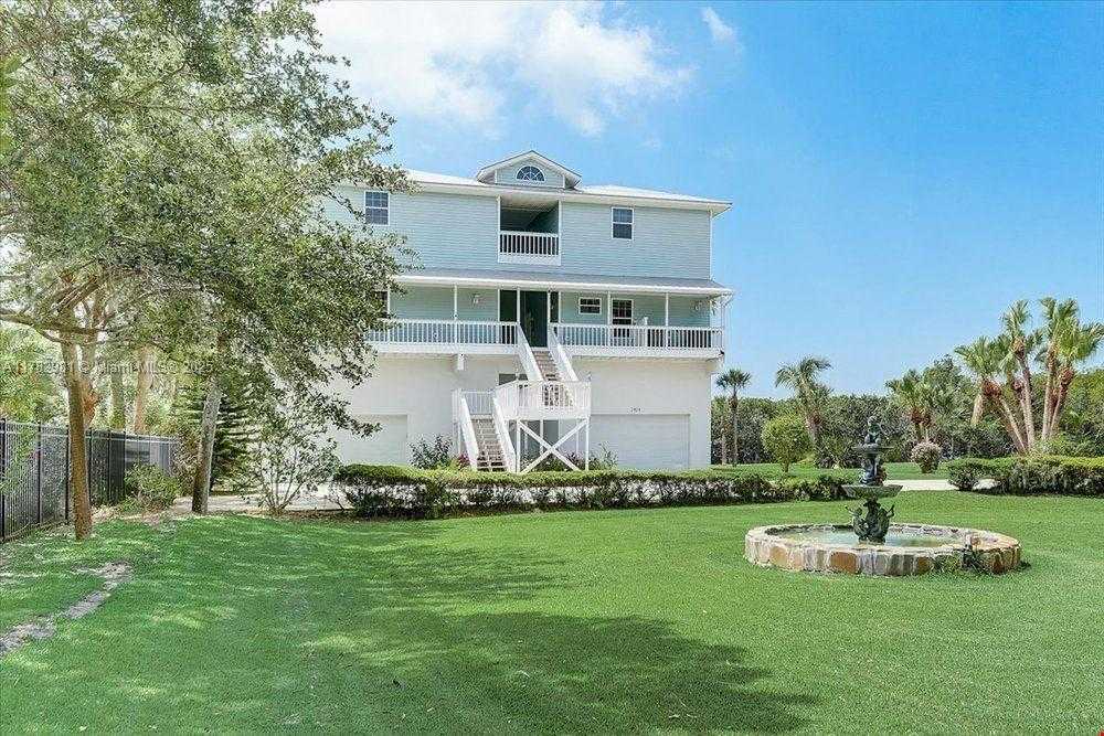 Small Image of 2424 BAY DRIVE #8, Other City - In The State Of Florida Number 24