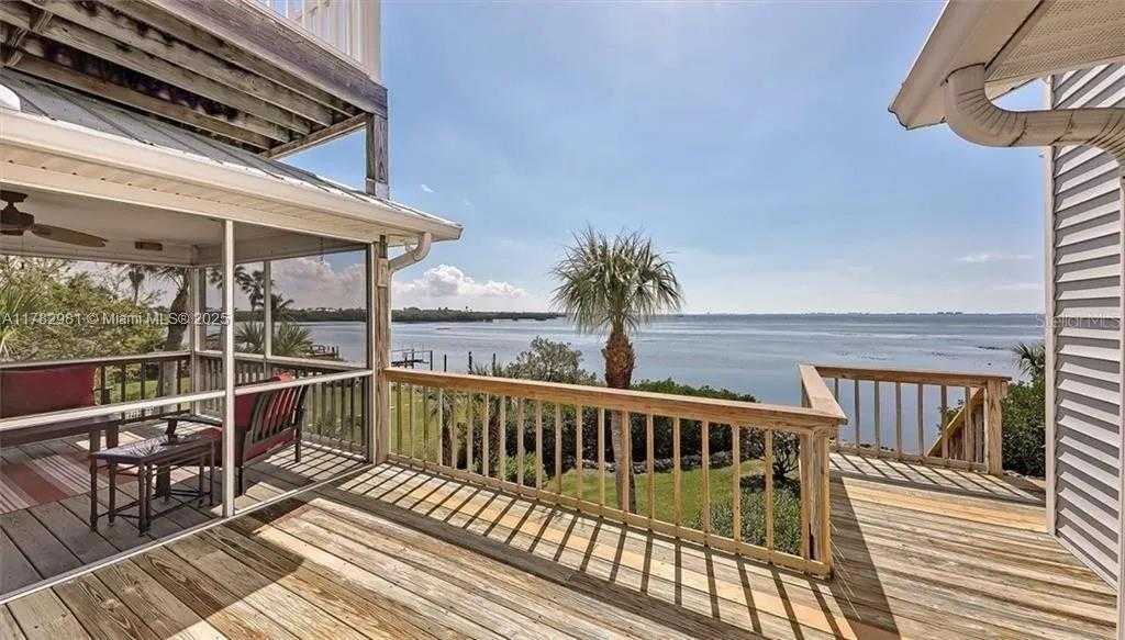Small Image of 2424 BAY DRIVE #8, Other City - In The State Of Florida Number 27