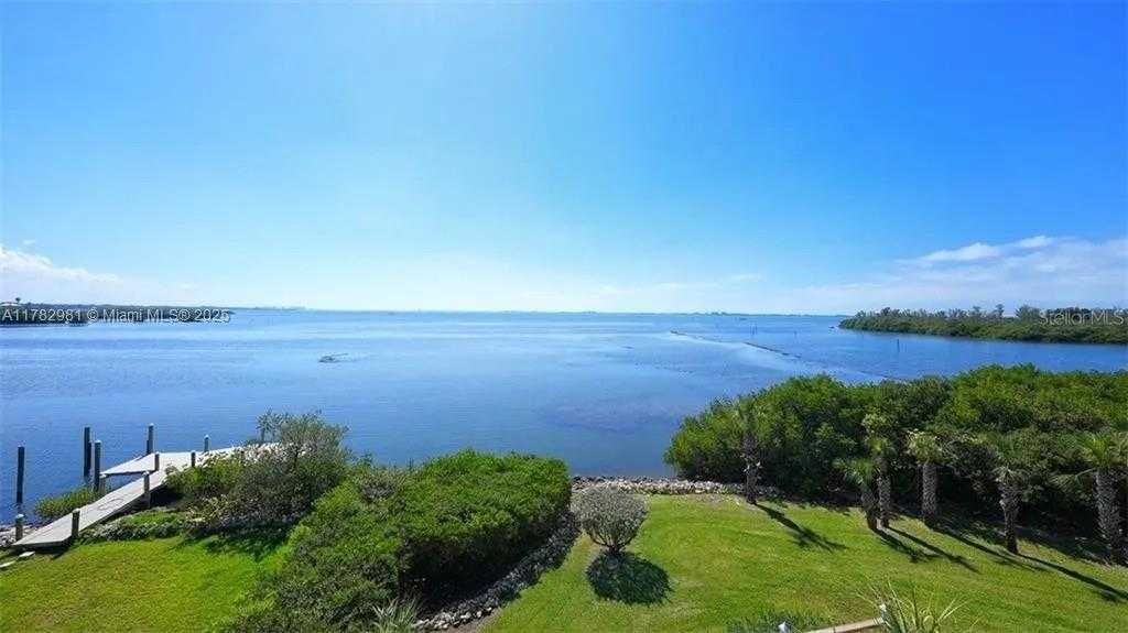 Small Image of 2424 BAY DRIVE #8, Other City - In The State Of Florida Number 28