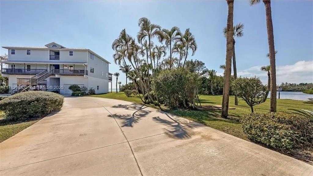 Small Image of 2424 BAY DRIVE #8, Other City - In The State Of Florida Number 33