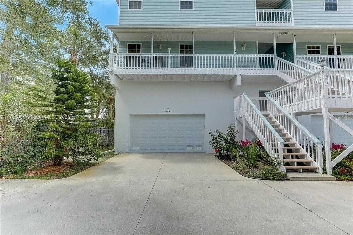Small Image of 2424 BAY DRIVE #8, Other City - In The State Of Florida Number 34